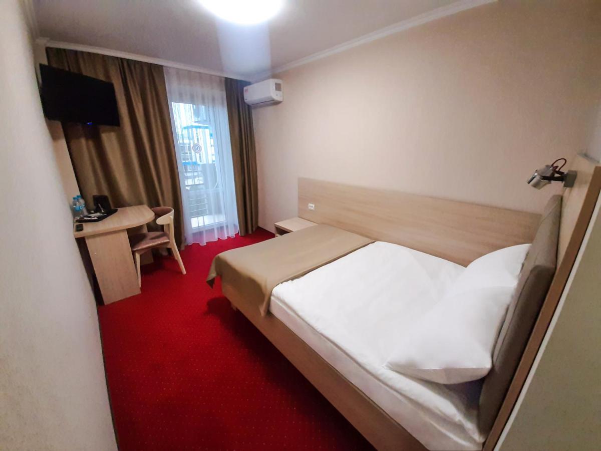 Tourist Chernivtsi Ngoại thất bức ảnh